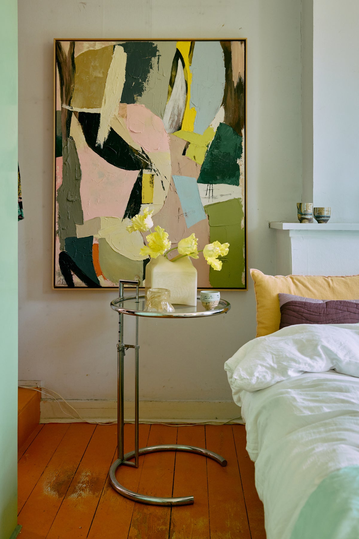 Forma Glass Vase, Cream