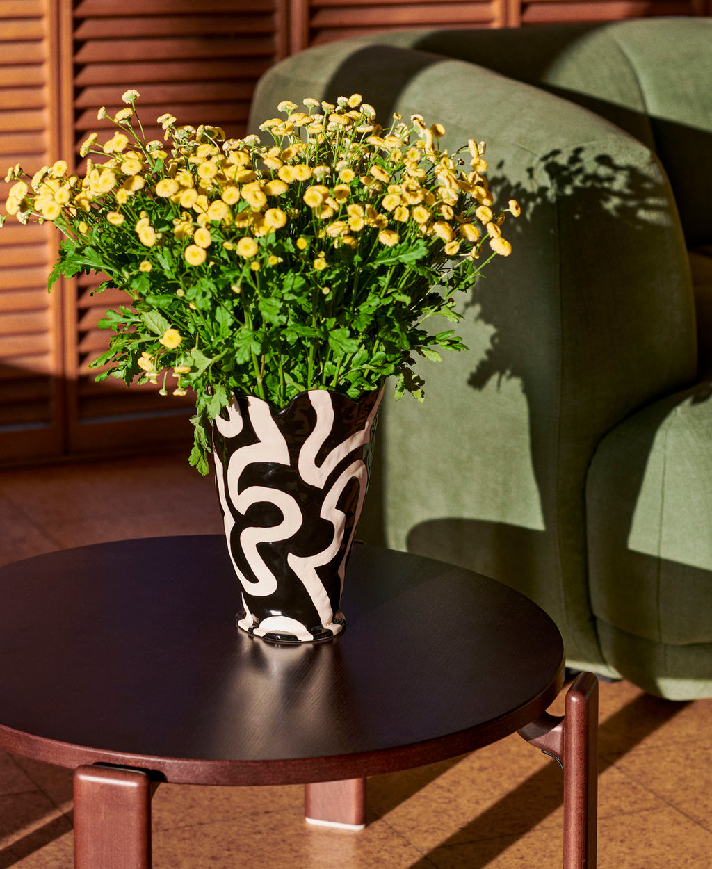 Jessica Hans Shadow vase